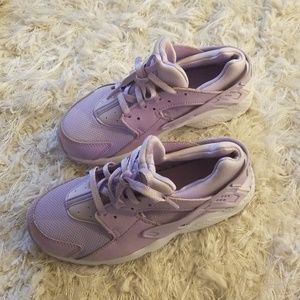 Girls Lavender Nikes